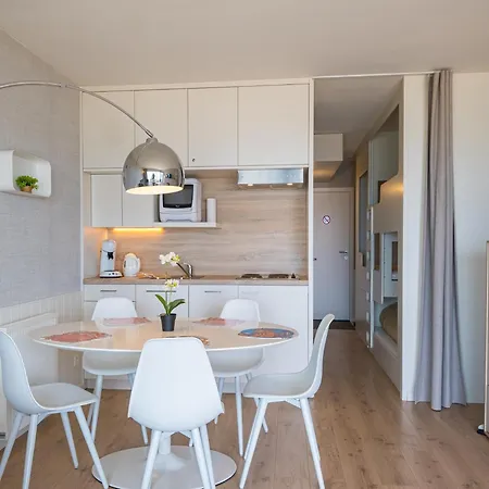 Apartamento Modern With Sea View And Garage