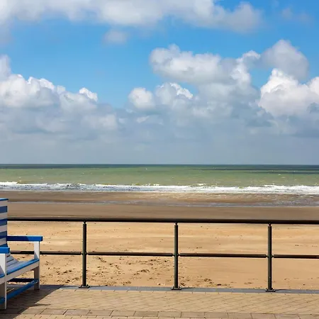 Modern With Sea View And Garage Middelkerke