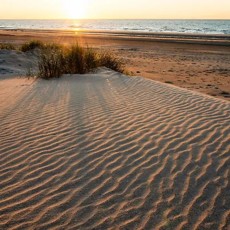 Modern With Sea View And Garage Lägenhet
